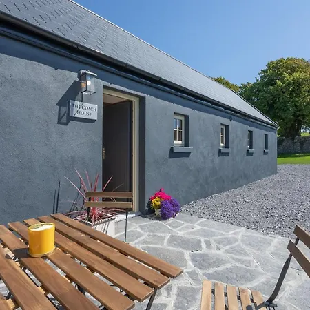 Ferienhaus Coach House On The Shores Of Lough Corrib